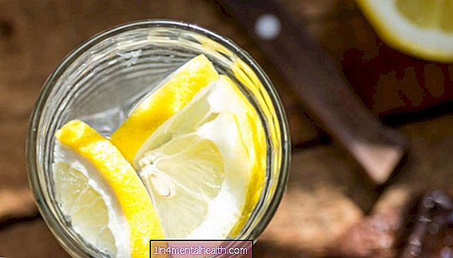 Môže citrónová voda pomôcť pri refluxe kyseliny?