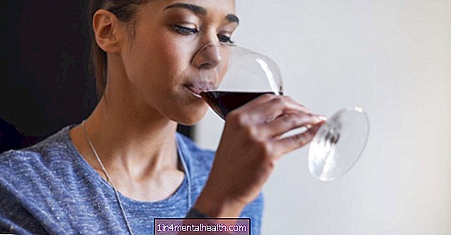 Hơn 10% các trường hợp PMS liên quan đến thói quen uống rượu
