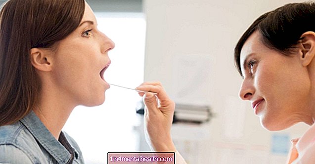 Чорний язик: причини і що робити