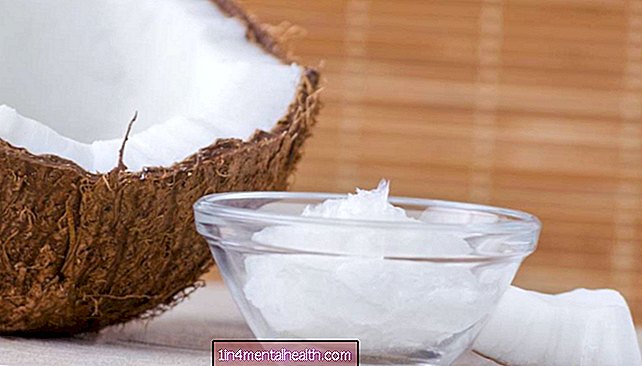 Kā lietot kokosriekstu eļļu matiem