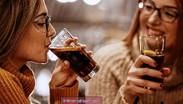 Adakah minuman ringan mempengaruhi kesihatan tulang wanita? - osteoporosis