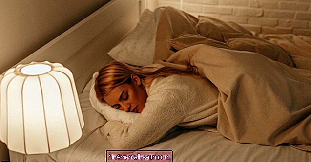 Штучне світло під час сну піддає жінкам ризик ожиріння - охорони здоров'я